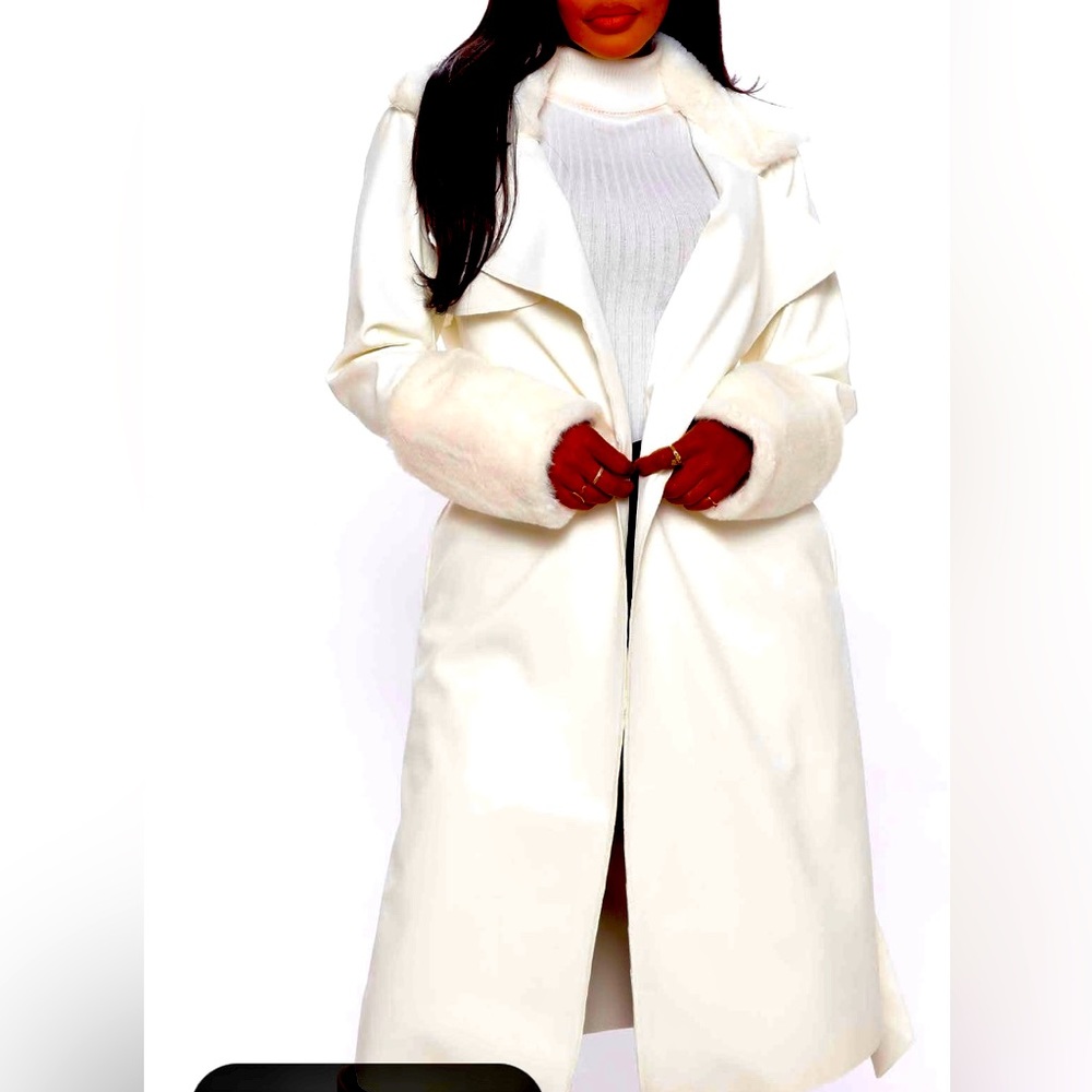 BEAUTIFUL White Faux Fur sleeve belted coat outerwear jacket!!